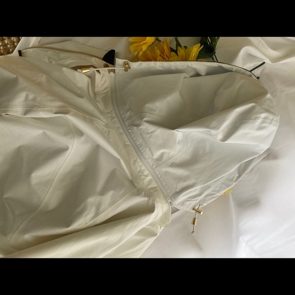 Sunice Gortex Rain Jacket - Picture 10 of 13